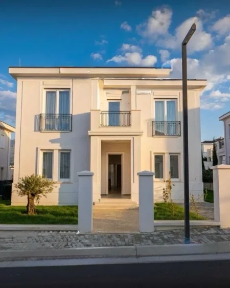 🏡✨Okazion Shitet Vilë Luksoze me Pishinë – Rolling Hills 2 Vile 3 Katshe , 520 m² 1.250.000 € (Rolling Hills 2)