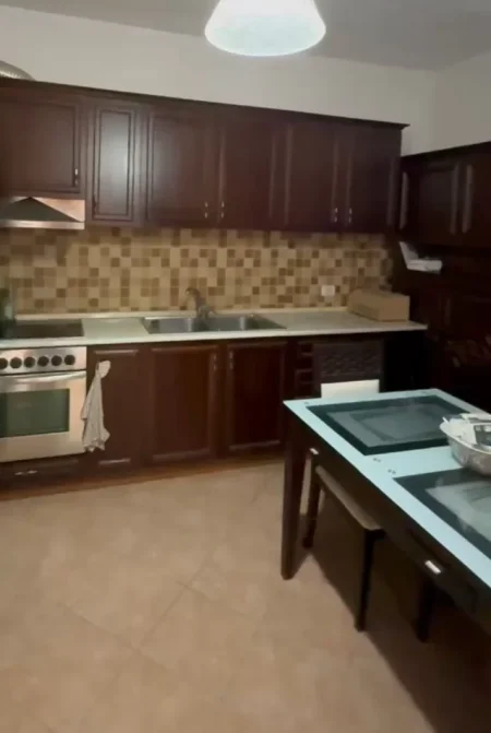 Tirane, shitet apartament 2+1 , 104 m² 144.000 € 
