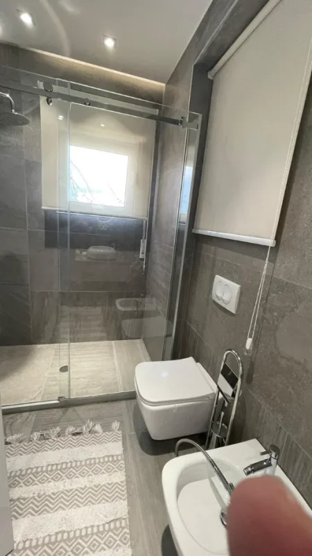 Tirane, shitet Vile Vile 1 Katshe , 190 m² 620.000 € 