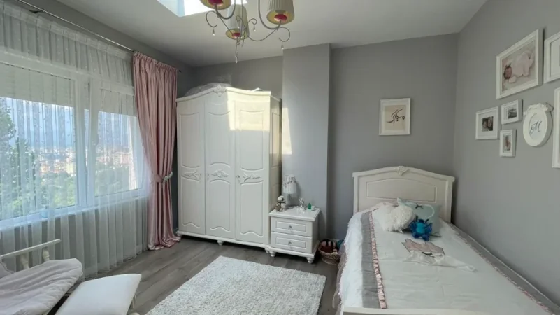 Tirane, shitet Vile Vile 1 Katshe , 190 m² 620.000 € 