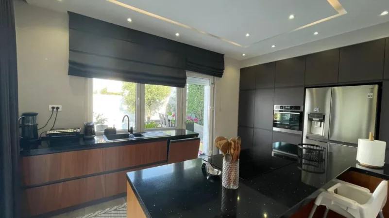 Tirane, shitet Vile Vile 1 Katshe , 190 m² 620.000 € 