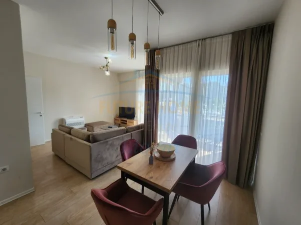 Tirane, jepet me qera apartament 2+1+Ballkon Kati 4, 89 m² (Rruga e Kosovareve)