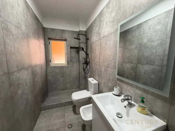 Tirane, shitet apartament 1+1+Ballkon Kati 2, 84 m² 180.000 € 