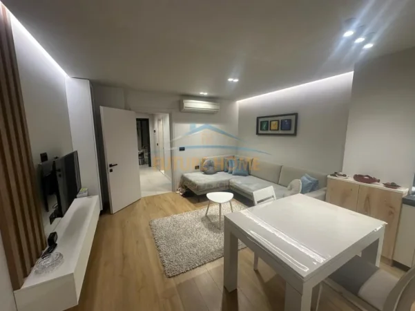 Tirane, shitet apartament 1+1+Ballkon Kati 4, 78 m² (Komuna Parisit)