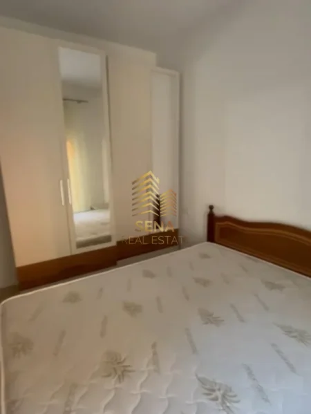 Tirane, jepet me qera apartament 2+1+Ballkon Kati 2, 90 m² 500 € (Ali Demi)