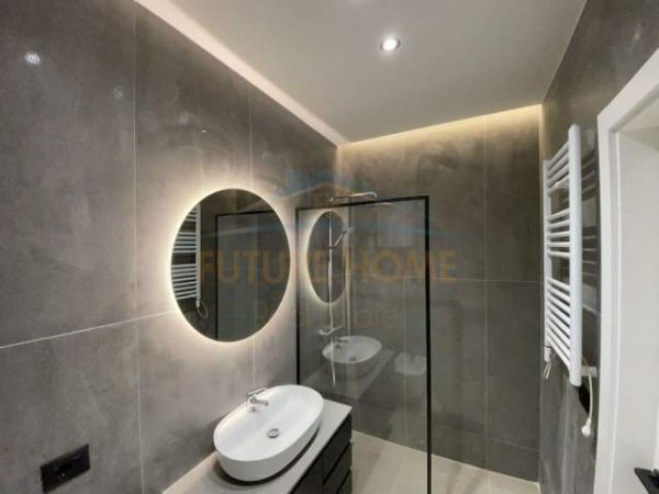 Tirane, jepet me qera apartament 2+1 Kati 4, 102 m² 900 Euro (Liqeni i That)