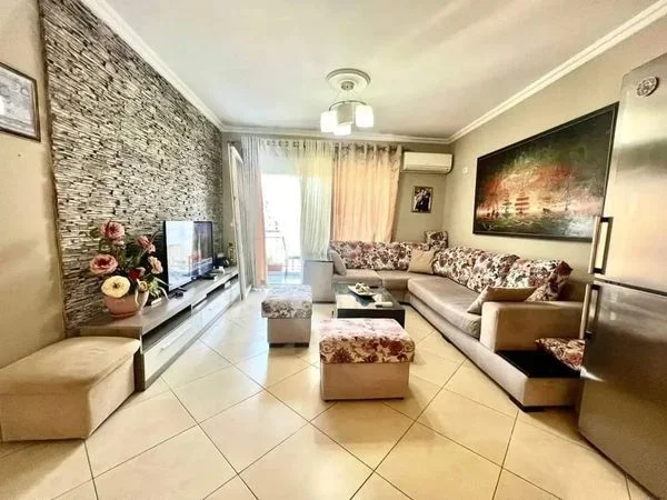 Tirane, shes apartament 3+1 125 m² 175.000 Euro (Ali Demi, Fusha e Sportit)