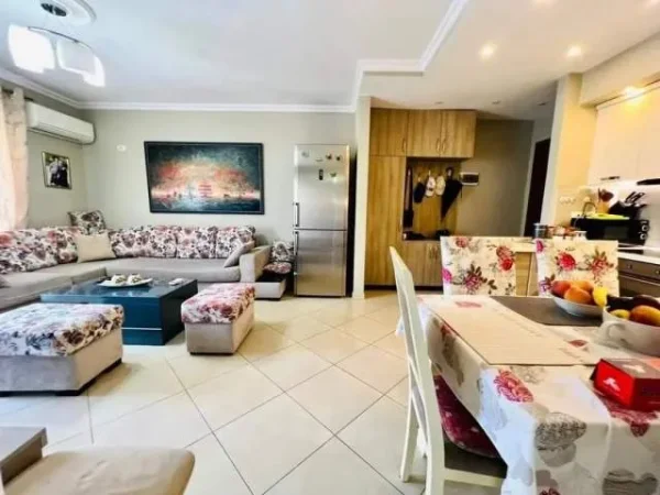 Tirane, shes apartament 3+1 125 m² 175.000 Euro (Ali Demi, Fusha e Sportit)