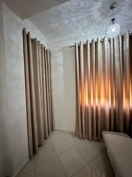 Tirane, jepet me qera apartament 3+1 Kati 2, 120 m² 450 Euro (Rruga Gjon Mili)