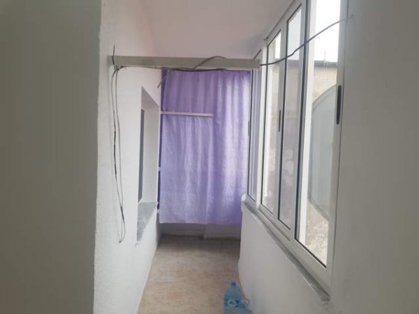 Shkoder, jepet me qera apartament 1+1 Kati 5, 68 m² 20.000 Leke (Parruce)