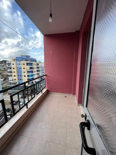 Tirane, jepet me qera apartament 1+1 Kati 6, 70 m² 350 Euro (Unaza e Re)