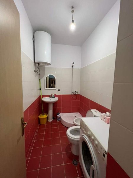 Tirane, jepet me qera apartament 1+1 Kati 6, 70 m² 350 Euro (Unaza e Re)