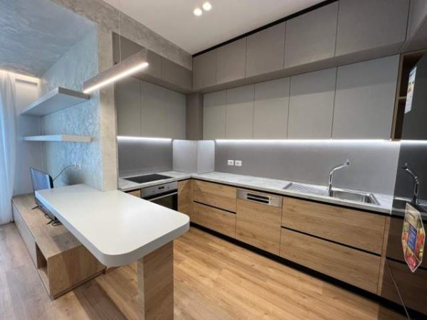 Tirane, jepet me qera apartament 2+1+BLK Kati 7, 101 m² 1.800 Euro (Rruga e Kosovareve)