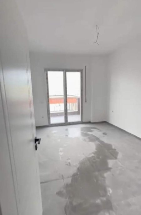 Tirane, jepet me qera apartament 1+1+BLK Kati 6, 75 m² 600 Euro (Kamez)