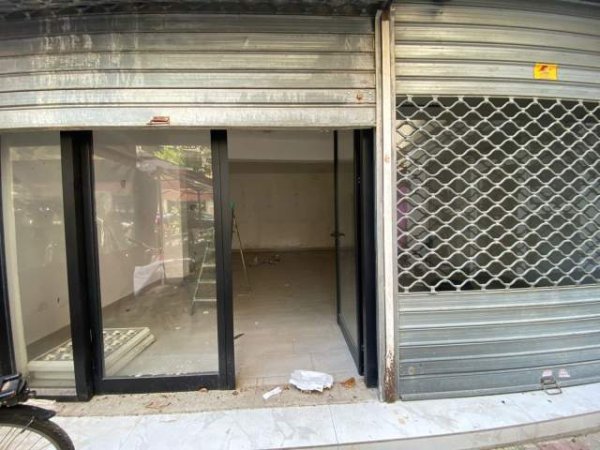 Tirane, shitet dyqan Kati 0, 56 m² 85.000 Euro (Komuna e Parisit)tek Shkolla Feniks