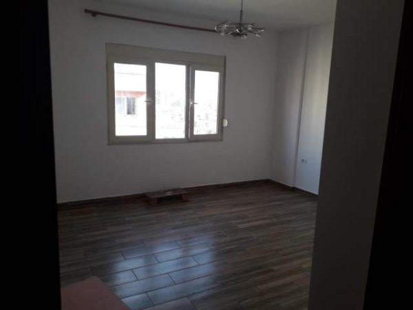 Tirane, jepet me qera apartament 2+1 Kati 7, 94 m² 35.000 Leke (Astir)