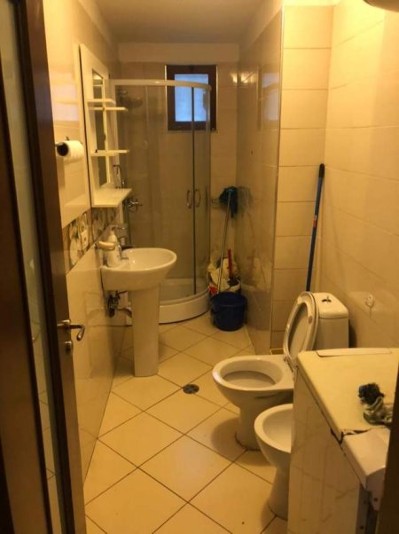 Tirane, jepet me qera zyre Kati 2, 60 m² 500 Euro (21 Dhjetori)