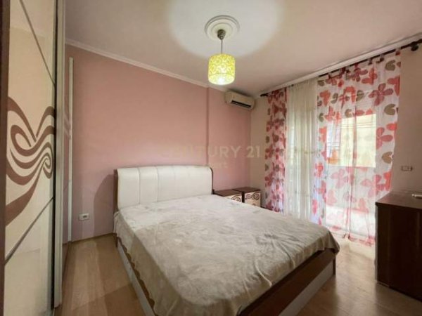 Tirane, jepet me qera 2+1 Kati 2, 90 m² 450 Euro (liqeni)