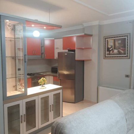 Tirane, jepet me qera apartament 2+1 Kati 2, 78 m² 600 Euro (ZOGU ZI)