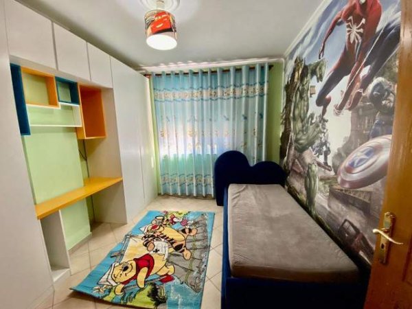 Tirane, jepet me qera apartament 2+1+BLK Kati 5, 110 m² 700 Euro (Rruga Durrsit)