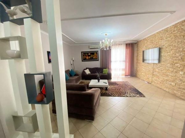 Tirane, jepet me qera apartament Kati 5, 78 m² 600 Euro (ZOGU I ZI)