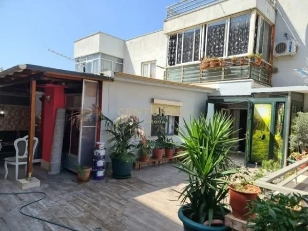 Tirane, shitet apartament 143 m² 143.000 Euro (jordan misja)
