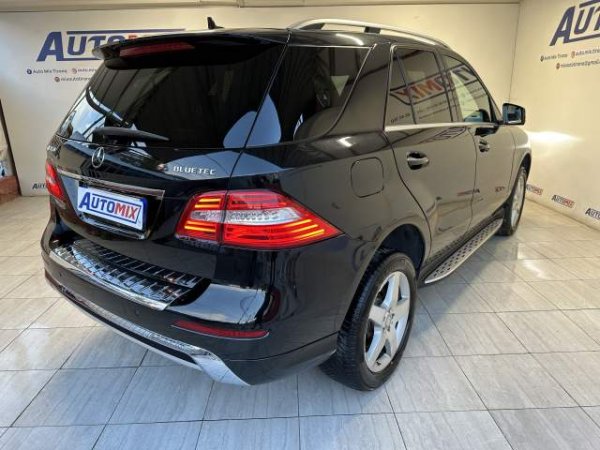 Tirane, shes xhip Mercedes-Benz ML 350 Viti 2012, 19.900 Euro