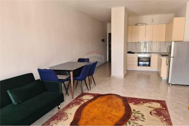 Tirane, jepet me qera apartament 1+1+BLK Kati 6, 68 m² 350 Euro (Pallatet Cabej)