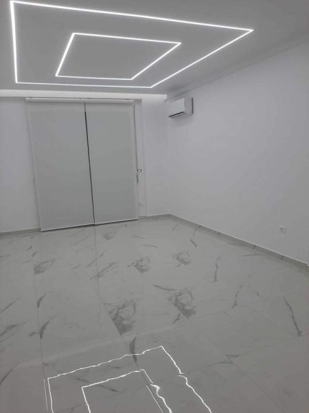 Tirane, jepet me qera zyre Kati 4, 75 m² 700 Euro (Kodra e Diellit)