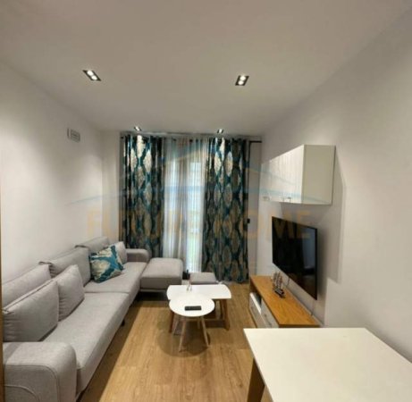 Tirane, jepet me qera apartament 1+1 Kati 1, 600 m² 650 Euro (Rezidenca Sofia)