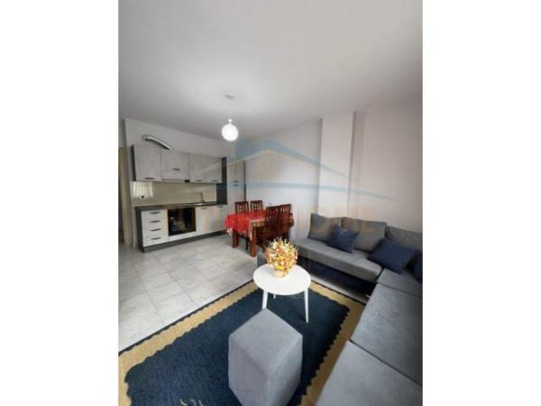 Tirane, jepet me qera apartament 1+1 Kati 7, 70 m² 350 Euro (Unaza e Re)
