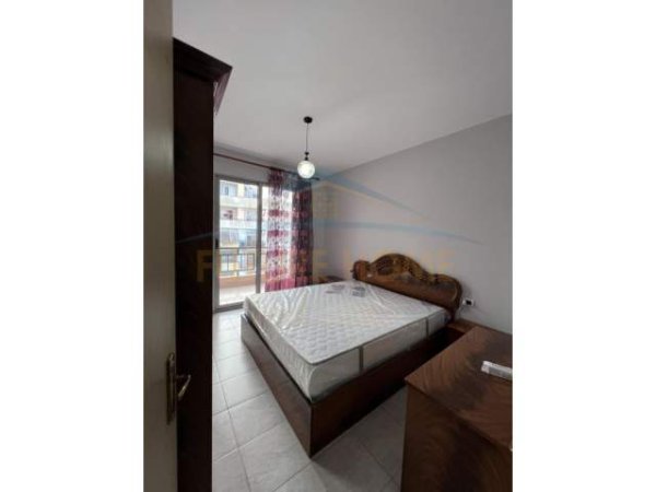 Tirane, jepet me qera apartament 1+1 Kati 7, 70 m² 350 Euro (Unaza e Re)