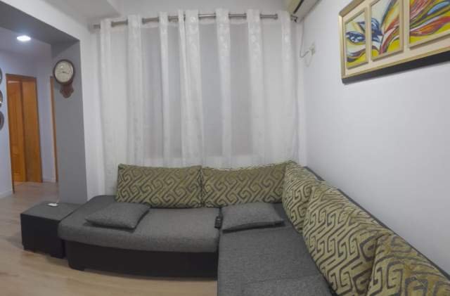 Tirane, jepet me qera apartament 2+1 Kati 1, 100 m² 500 Euro (VLLAZEN HUTA)