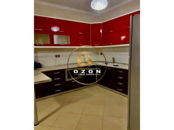 Tirane, jepet me qera apartament 2+1 Kati 5, 105 m² 400 Euro (YZBERISHT)