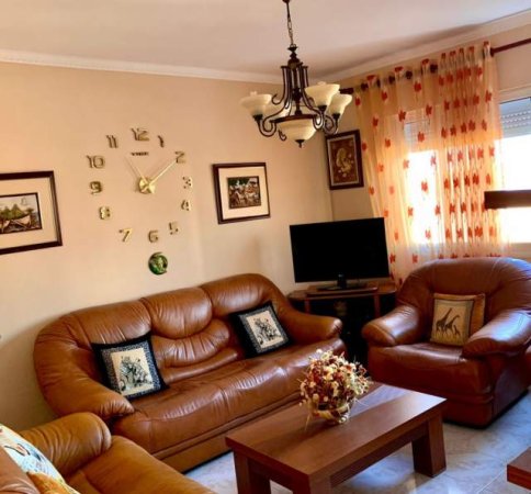 Tirane, jepet me qera apartament 2+1+BLK Kati 4, 70 m² 470 Euro (BARDHYL)