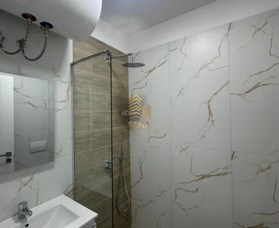 Tirane, jepet me qera apartament 1+1 Kati 1, 52 m² 450 € (5 Maj)