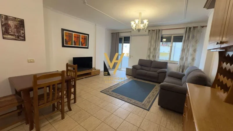 Tirane, jepet me qera apartament 1+1+Ballkon Kati 3, 73 m² 670 € (QENDER)