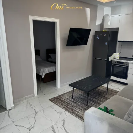 Tirane, jepet me qera apartament 1+1 , 55 m² 550 € (5 MAJI)