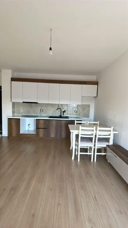 Tirane, jepet me qera apartament 1+1 Kati 9, 65 m² 550 € (DON BOSKO)