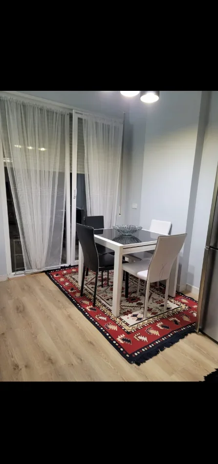 Tirane, jepet me qera apartament 2+1+Aneks+Ballkon Kati 6, 86 m² 600 € 