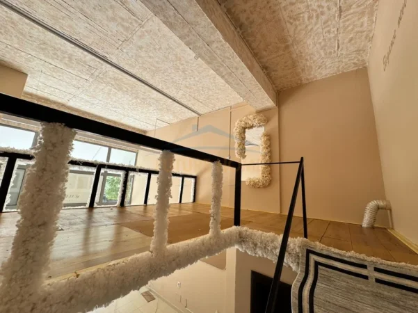 Tirane, jepet me qera ambjent biznesi Kati 0, 26 m² 400 € (UNAZA E RE , ASTIR)