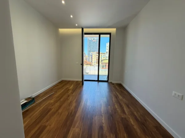 Tirane, jepet me qera zyre Kati 3, 120 m² 2.000 € (Parku Olimpik)