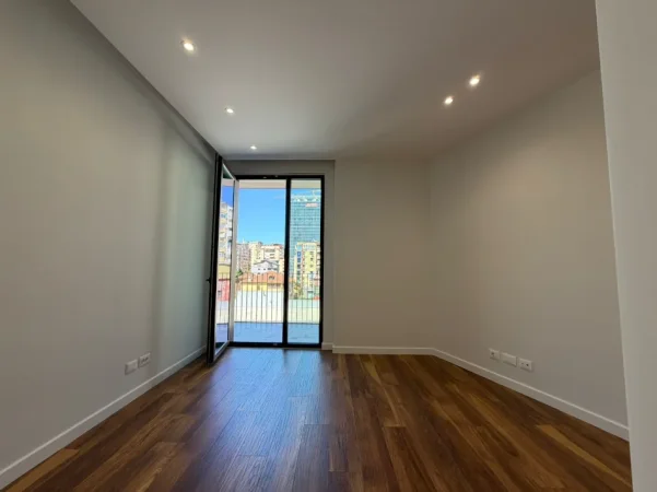 Tirane, jepet me qera zyre Kati 3, 120 m² 2.000 € (Parku Olimpik)