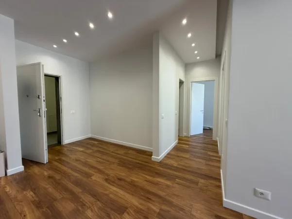 Tirane, jepet me qera zyre Kati 3, 120 m² 2.000 € (Parku Olimpik)