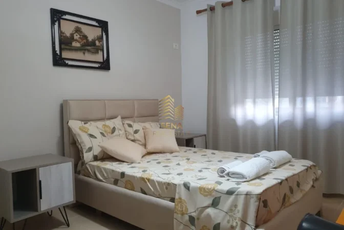Tirane, jepet me qera apartament 2+1+Ballkon Kati 2, 75 m² 600 € (Rruga e Durresit)