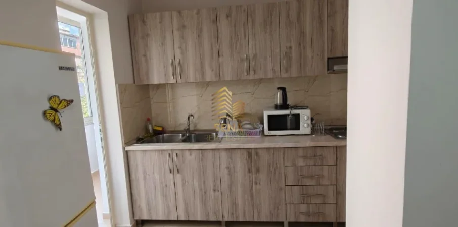 Tirane, jepet me qera apartament 2+1+Ballkon Kati 2, 75 m² 600 € (Rruga e Durresit)