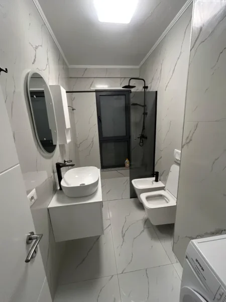Tirane, jepet me qera apartament 1+1 Kati 7, 70 m² 550 € (JORDAN MISJA)