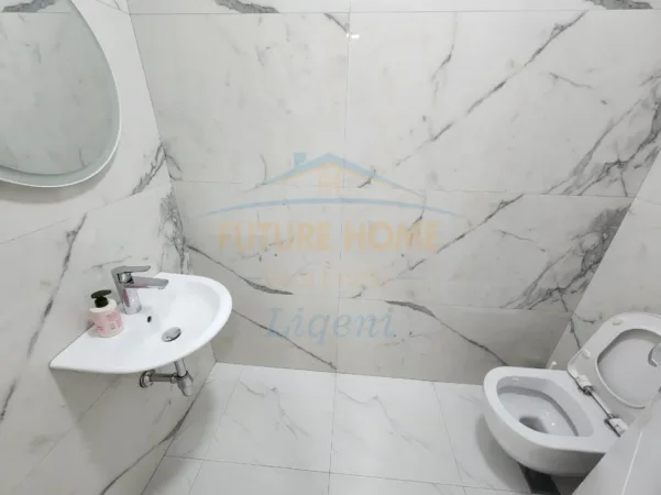 Tirane, jepet me qera apartament 2+1+PARKIM, Kati 4, 89 m² 1.500 € (RRUGA E KOSOVAREVE)