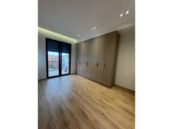 Tirane, jepet me qera apartament 2+1 Kati 6, 114 m² 125.000 € (Delijorgji)