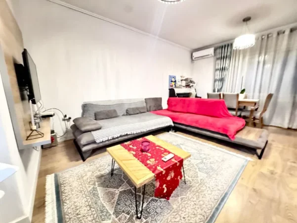 Tirane, jepet me qera apartament 1+1 Kati 5, 95 m² 450 € 